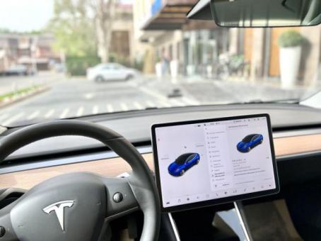 Tesla car_model 3 Performance