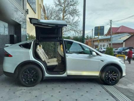 срочно продается tesla car_model Х dual motor  2020 в идеальном состоянии