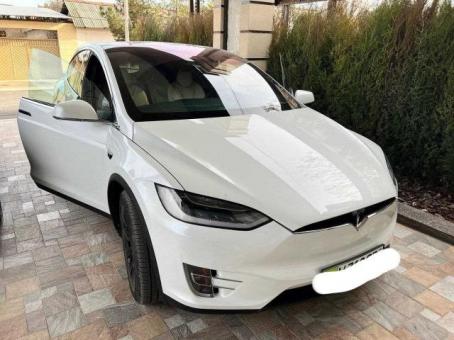 срочно продается tesla car_model Х dual motor  2020 в идеальном состоянии