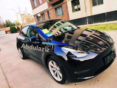 Tesla car_model Y 2022 в наличии новый без пробега дополнительно диски R20