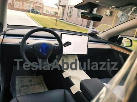 Tesla car_model Y 2022 в наличии новый без пробега дополнительно диски R20