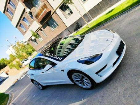 Tesla в Ташкенте car_model 3 2022 Без пробега в Наличии Электромобиль