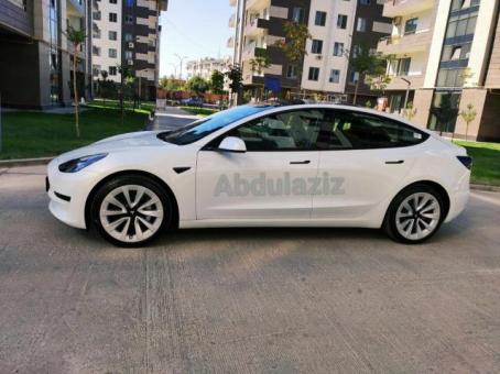 Tesla в Ташкенте car_model 3 2022 Без пробега в Наличии Электромобиль