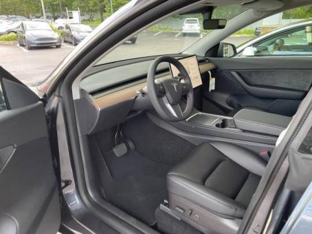 Tesla car_model Y Long Range AWD