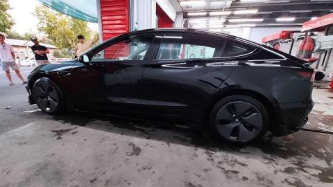 Tesla car_model 3 в тюнинг обвесе