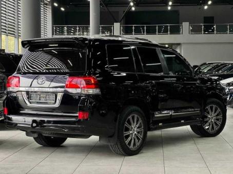 Продается Toyota  Land Cruiser 200 4.6 Executive