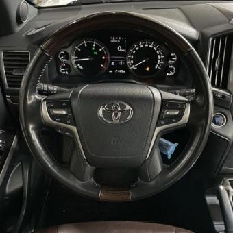 Toyota Land Cruiser 200