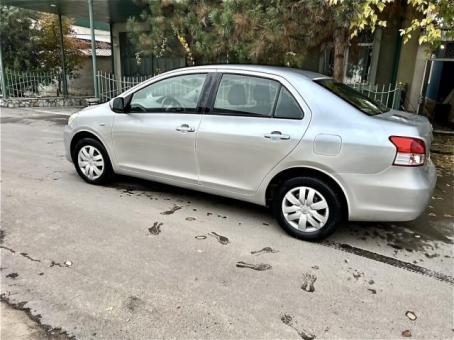 Продается Toyota Yaris седан