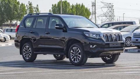 Продается Toyota Prado 2.7L. 2022 года вып. Цвет черный.