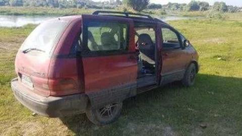 Своя Toyota Previa в хорошие руки