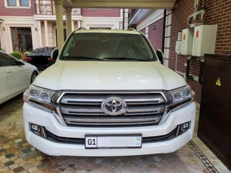 Toyota Land Cruiser 200