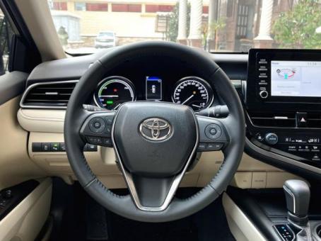 Toyota Camry HYBRID 2,5