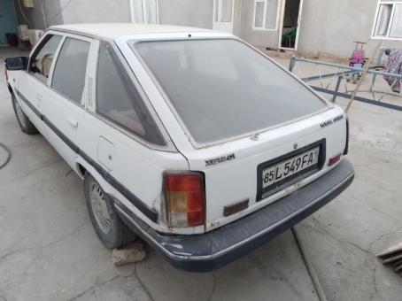 Toyota carina 2.  1988