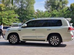 Qora rangga Lexus 570 yoki 200ga barter qilaman