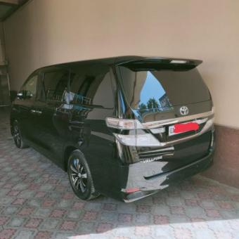 Toyota Vellfire sotiladi holati yahshi 2014 yil 100min yurgan benzin.