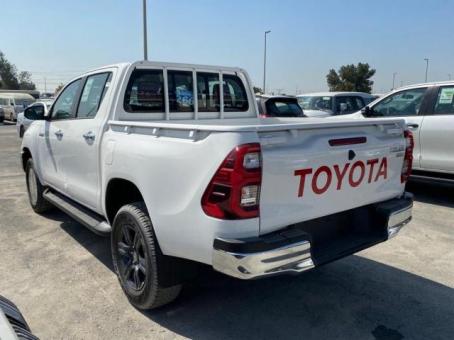 Toyota Hilux 2022  год Пикап