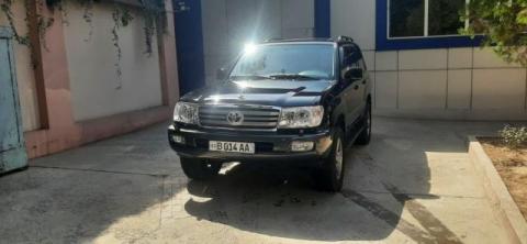 Toyota Land Cruiser  100.