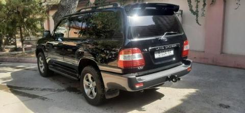 Toyota Land Cruiser  100.