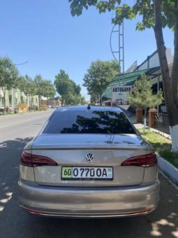 Volkswagen E-Bora pro full