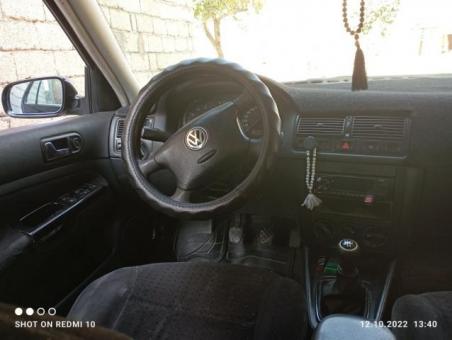 Volkswagen golf 4 sotiladi