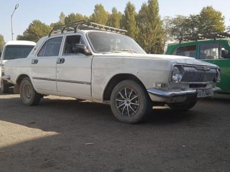 2401 volga... Yahshi moshina ..