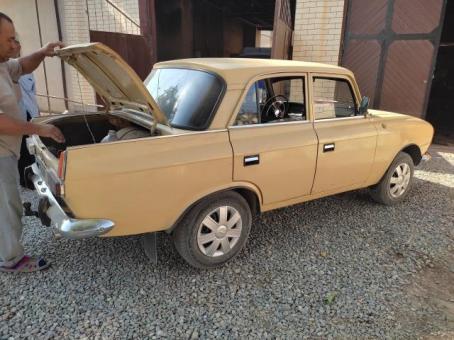 Moskvich 412 sotiladi