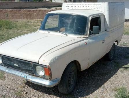 Moskvich ish furgoni sotiladi