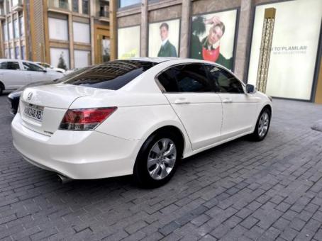 Honda Accord 2008 пробег 105тыс