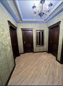 Ойбек 3/3/4 кирпич,Евроремонт,не тopeц,ecть бaлkoн,80м²