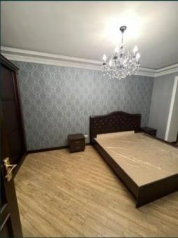 Ойбек 3/3/4 кирпич,Евроремонт,не тopeц,ecть бaлkoн,80м²