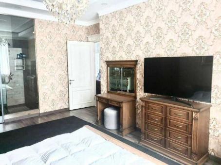 Сдается в аренду 4 комнатная квартира в элитной Новостройке в центре.