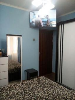 Срочно продаётся квартира  по улице Беруни Б-1 Гунча 3 комнаты этаж 3/4 кирпич 65 кв.м