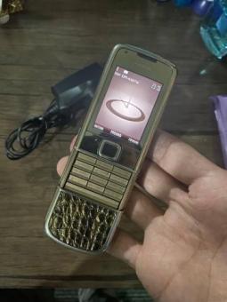 Nokia 8800 gold sotiladi