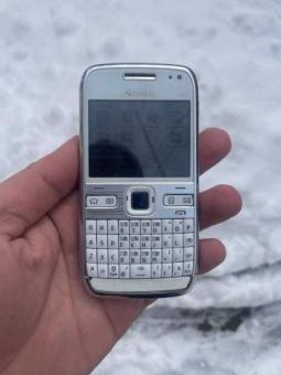 Nokia E72 в отличном рабочем состоянии!!!